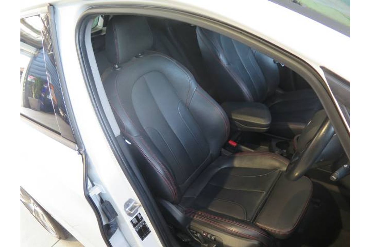 2015 BMW 2 Series 220i Sport Line F45