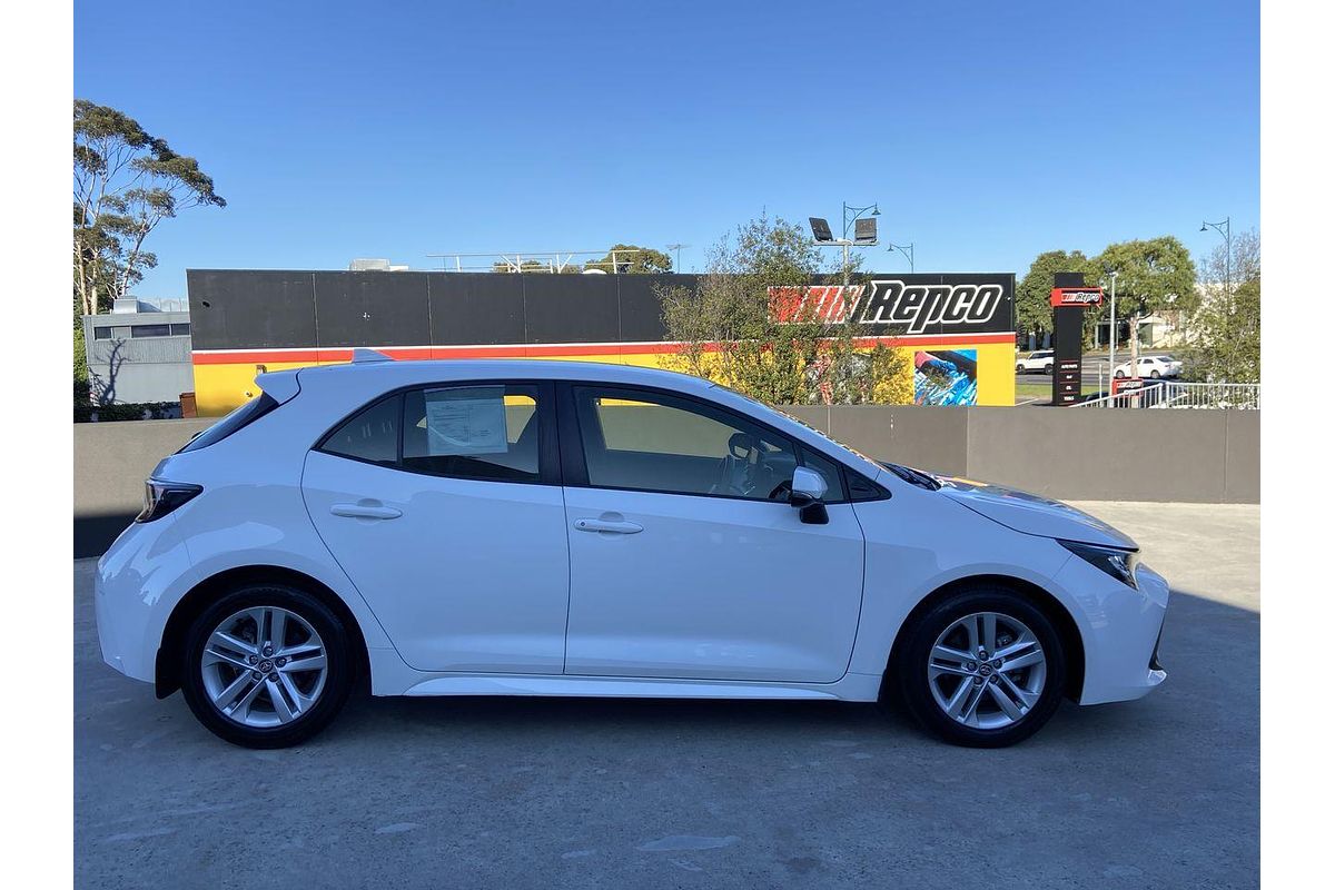 2018 Toyota Corolla Ascent Sport MZEA12R