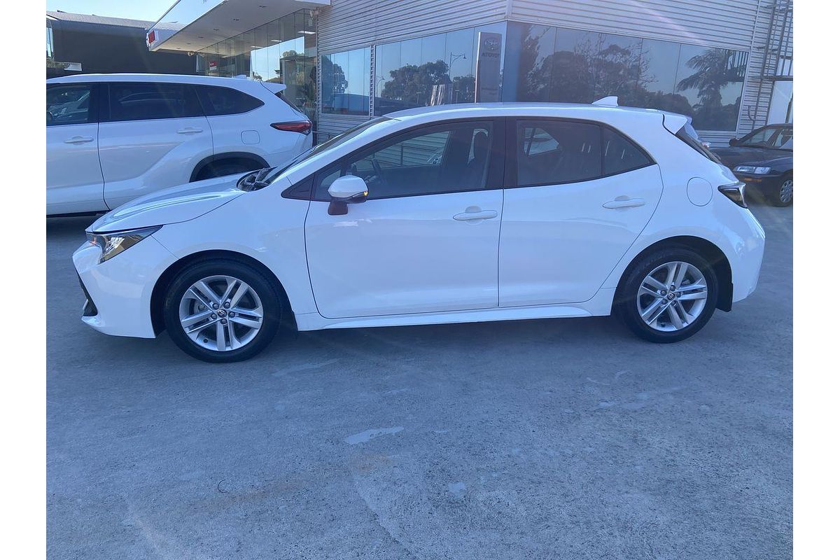 2018 Toyota Corolla Ascent Sport MZEA12R