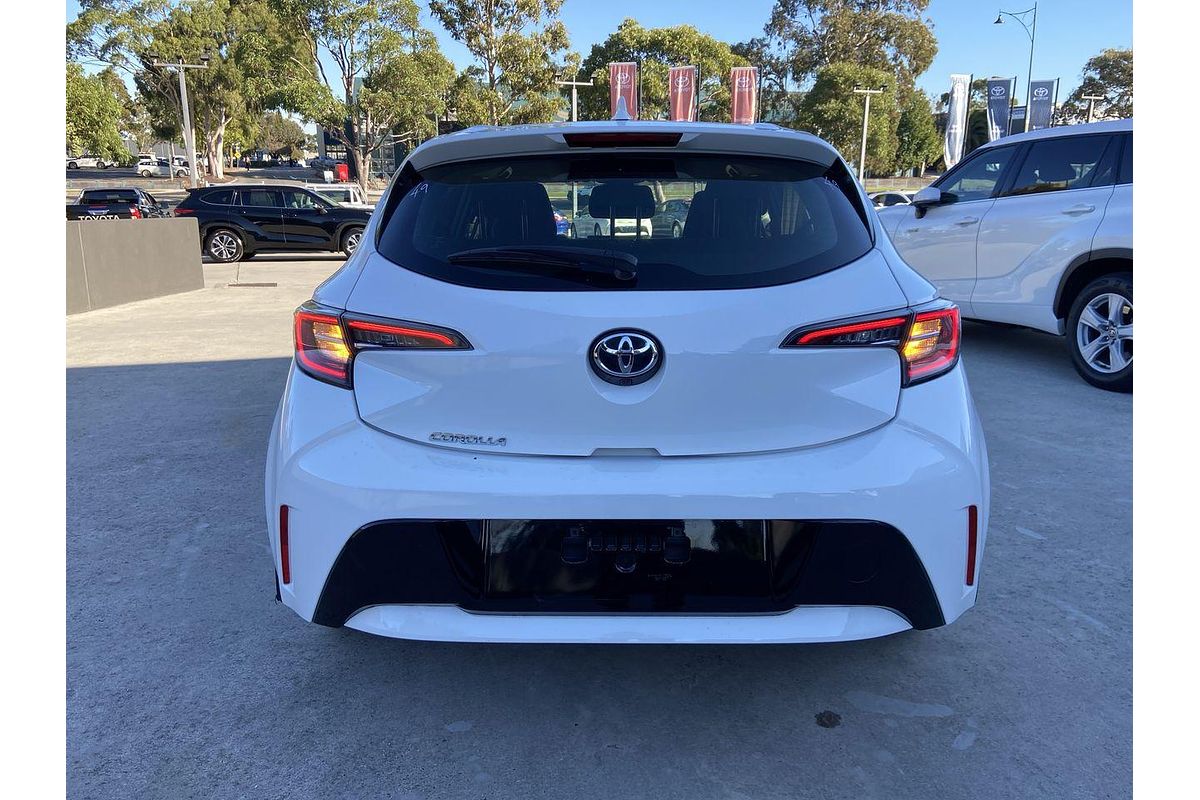 2018 Toyota Corolla Ascent Sport MZEA12R
