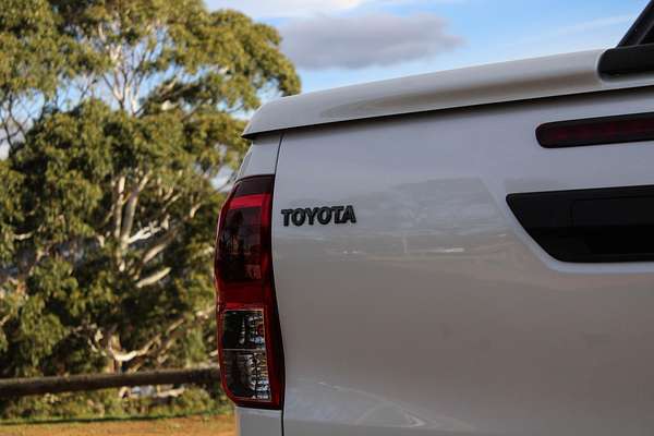 2019 Toyota Hilux SR5 GUN126R 4X4