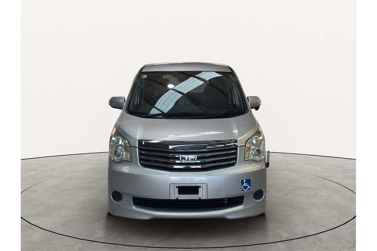 2011 Toyota Noah XL SELECTION WELCAB ZZR70G