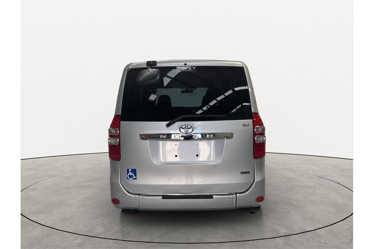 2011 Toyota Noah XL SELECTION WELCAB ZZR70G