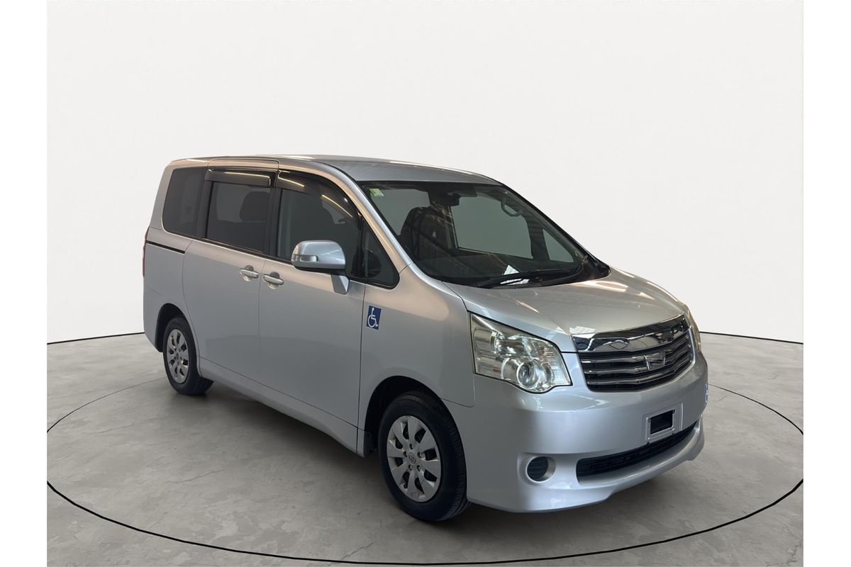 2011 Toyota Noah XL SELECTION WELCAB ZZR70G