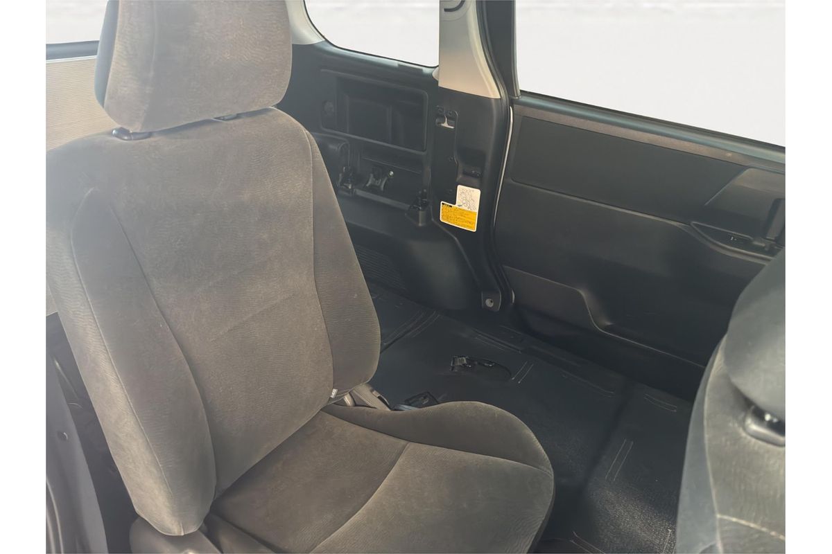 2011 Toyota Noah XL SELECTION WELCAB ZZR70G