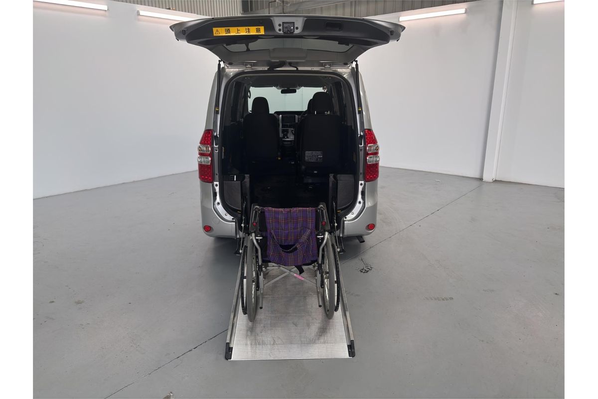 2011 Toyota Noah XL SELECTION WELCAB ZZR70G