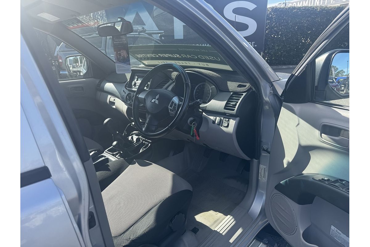 2013 Mitsubishi Triton GLX MN 4X4
