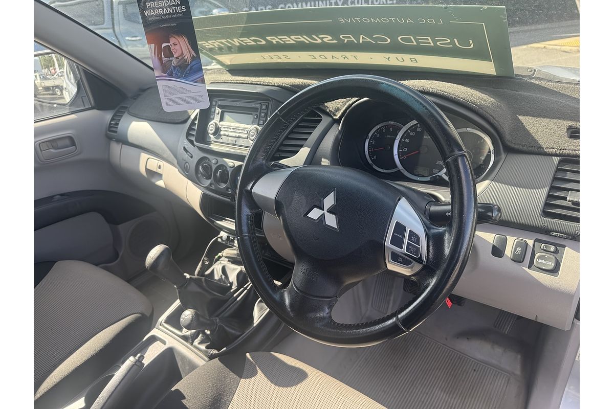2013 Mitsubishi Triton GLX MN 4X4