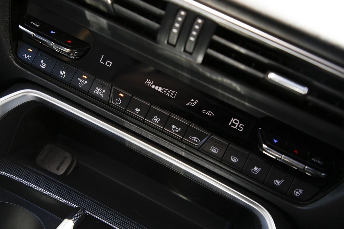 2024 Mazda CX-90 G50e Azami KK