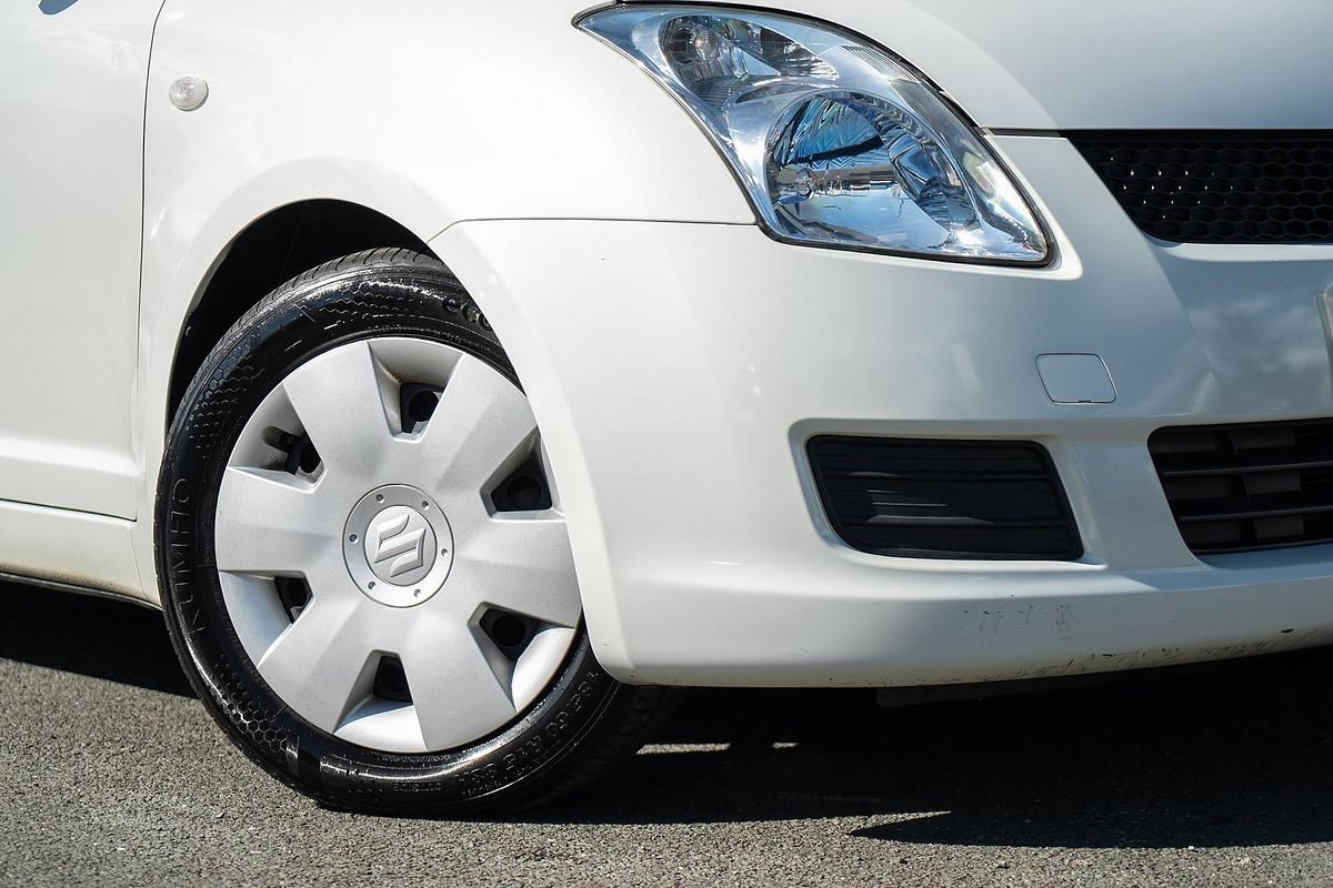 2010 Suzuki Swift GLX RS415