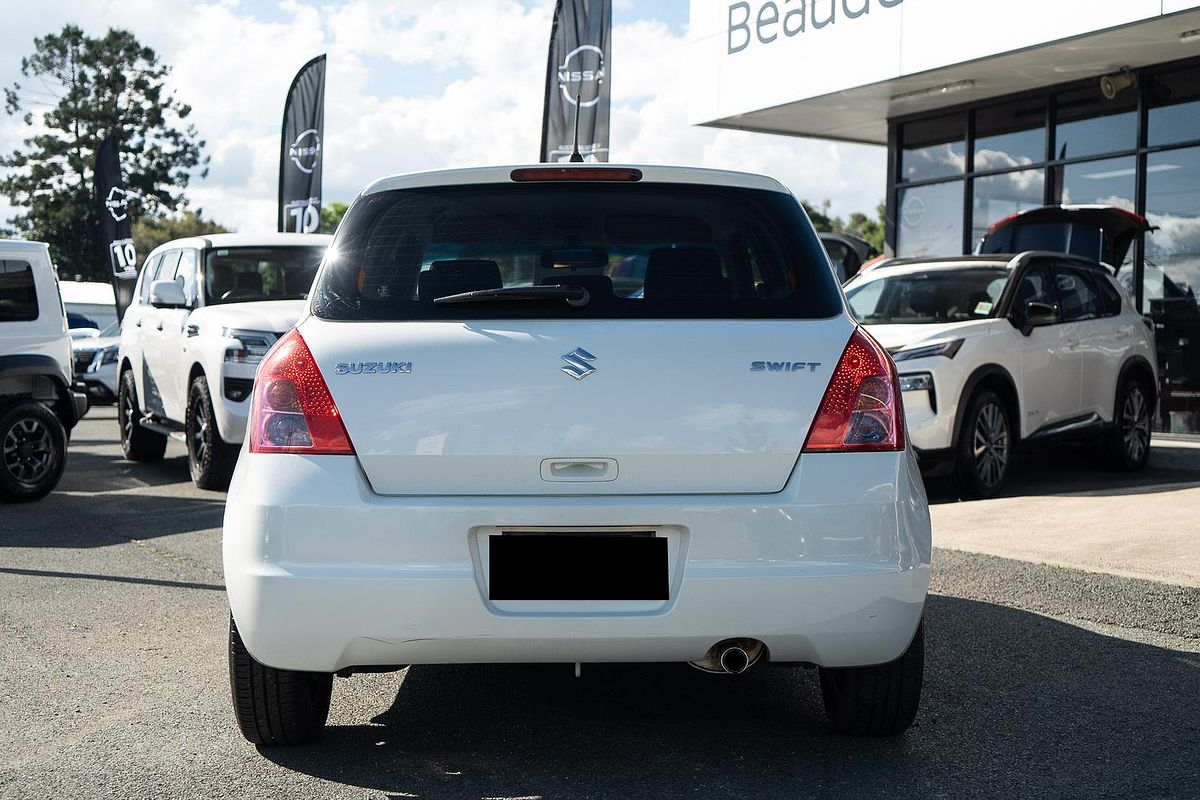 2010 Suzuki Swift GLX RS415