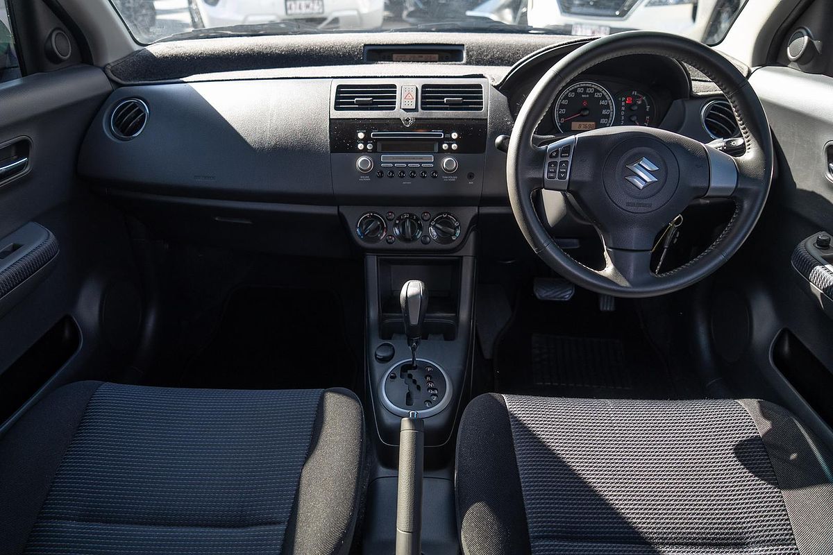 2010 Suzuki Swift GLX RS415