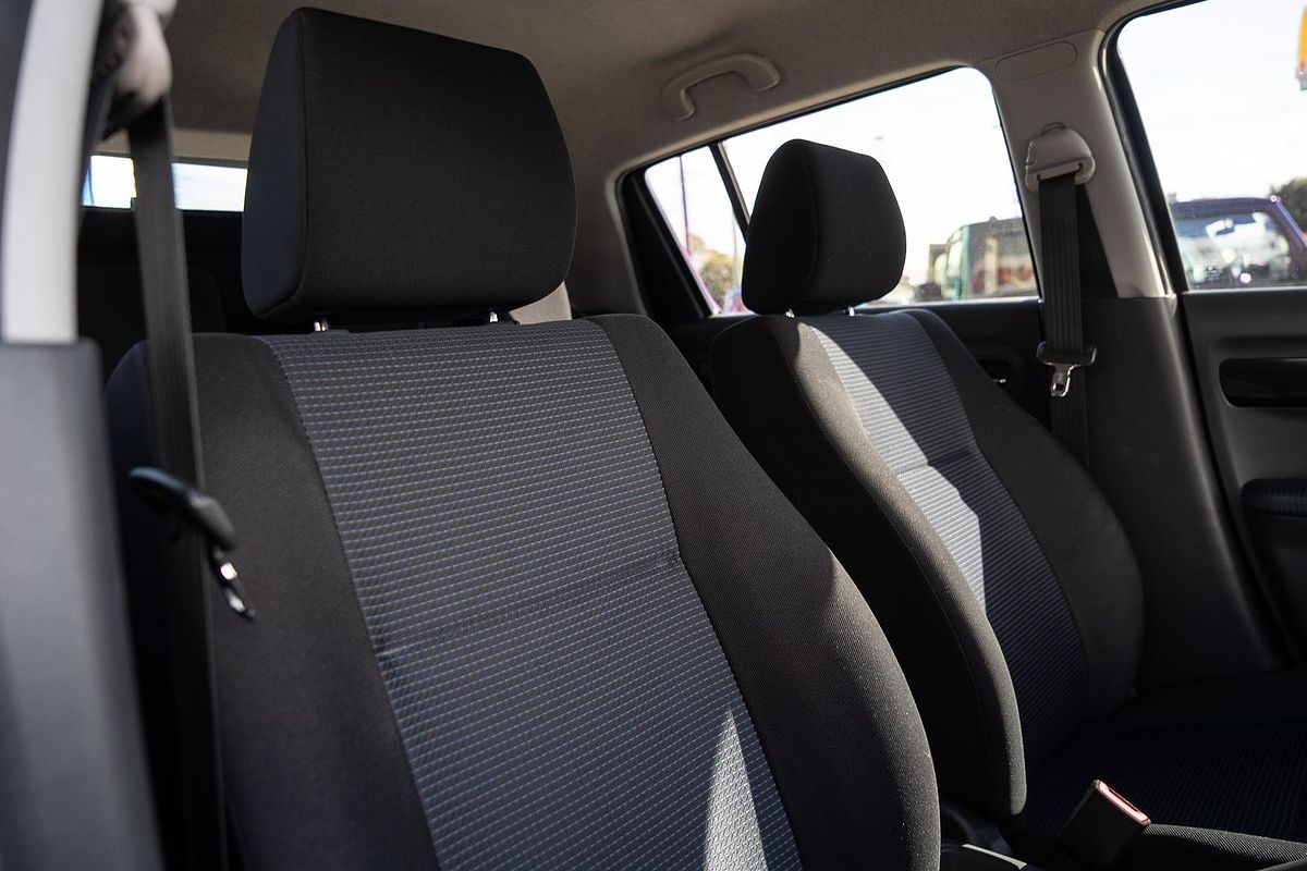 2010 Suzuki Swift GLX RS415