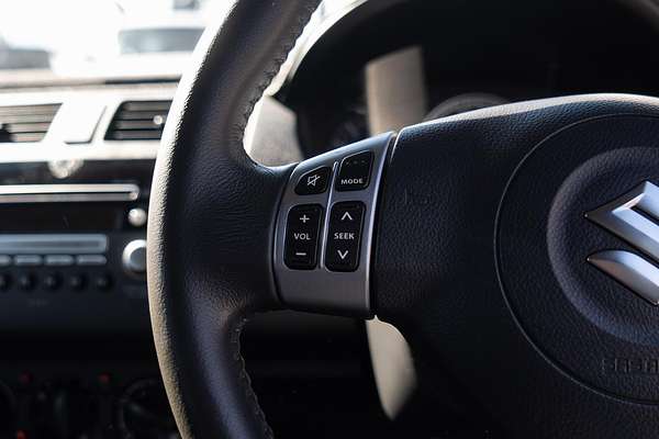 2010 Suzuki Swift GLX RS415