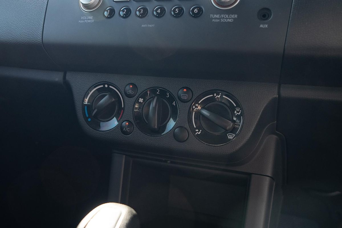 2010 Suzuki Swift GLX RS415