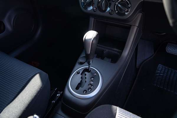 2010 Suzuki Swift GLX RS415
