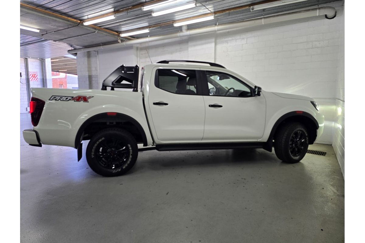 Nissan NAVARA 4X4 2.3 DSL AUTO DC P4X
