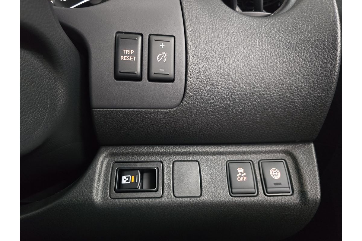 Nissan NAVARA 4X4 2.3 DSL AUTO DC P4X