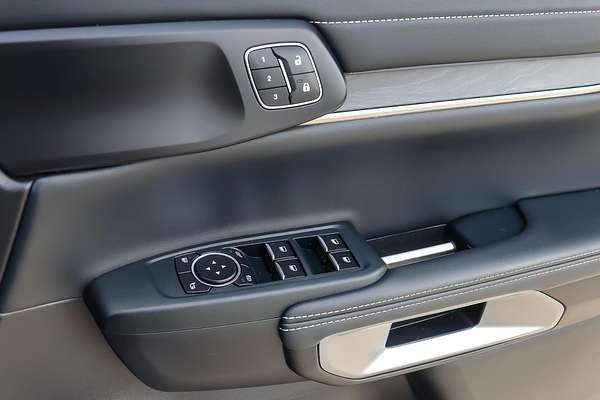 2023 Ford Everest Platinum