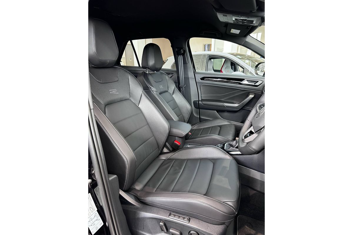 2025 Volkswagen T-Roc 140TSI R-Line D11