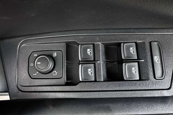 2025 Volkswagen T-Roc 140TSI R-Line D11