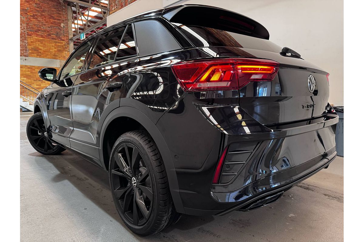 2025 Volkswagen T-Roc 140TSI R-Line D11