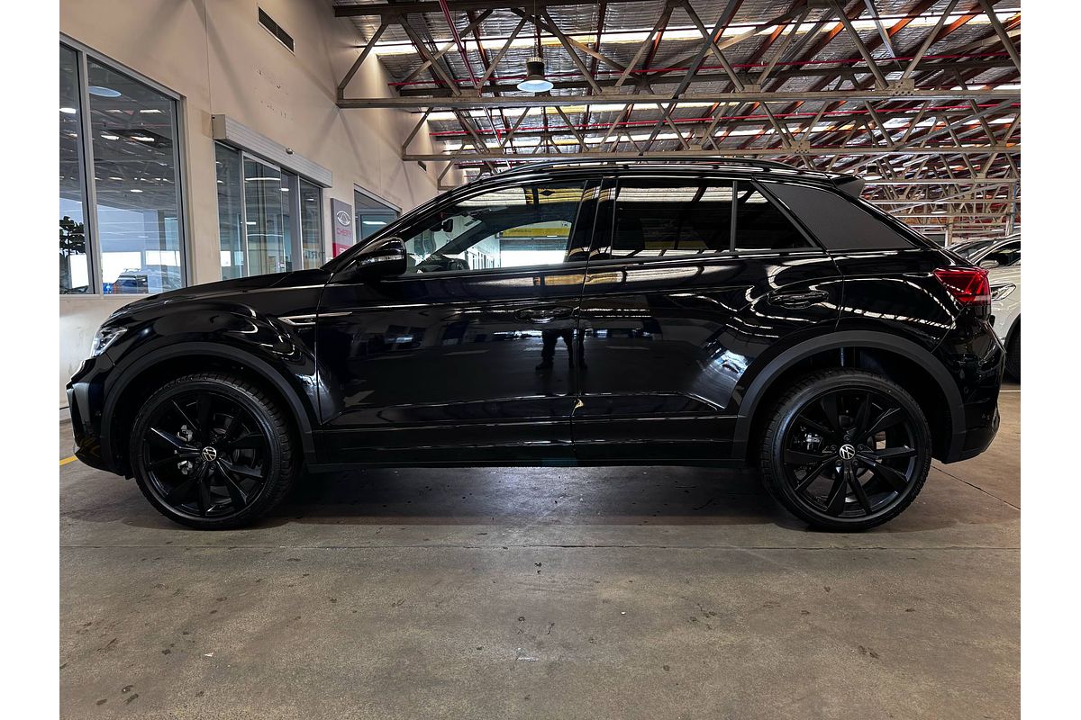 2025 Volkswagen T-Roc 140TSI R-Line D11