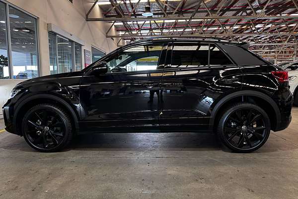 2025 Volkswagen T-Roc 140TSI R-Line D11