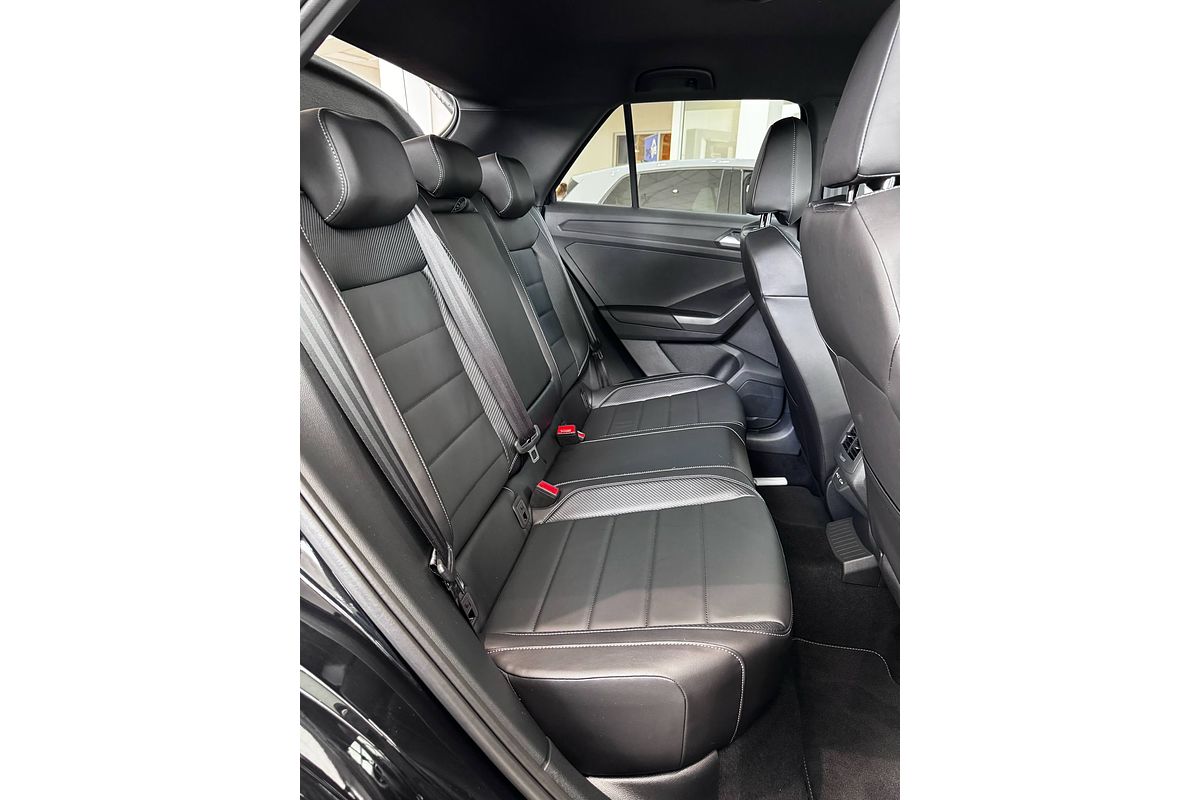 2025 Volkswagen T-Roc 140TSI R-Line D11