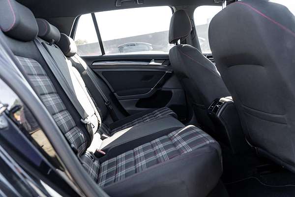 2015 Volkswagen Golf GTI 7
