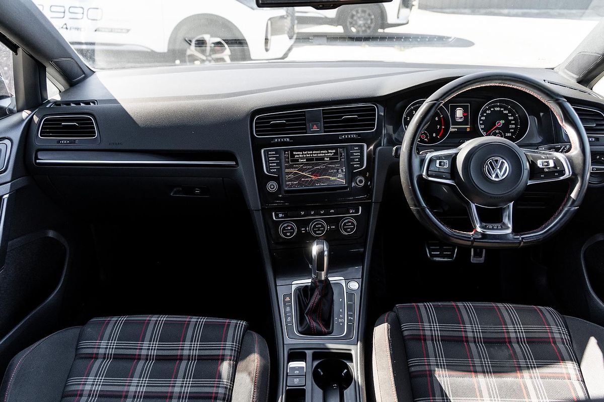 2015 Volkswagen Golf GTI 7