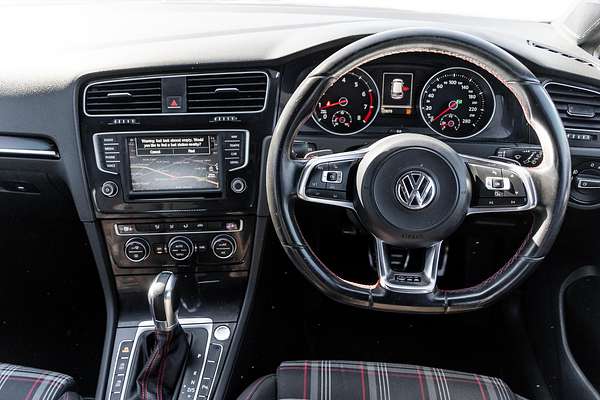 2015 Volkswagen Golf GTI 7