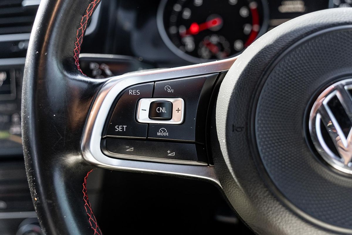 2015 Volkswagen Golf GTI 7