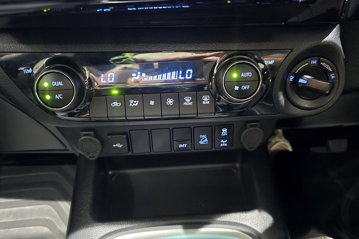 2023 Toyota Hilux SR5 GUN126R 4X4