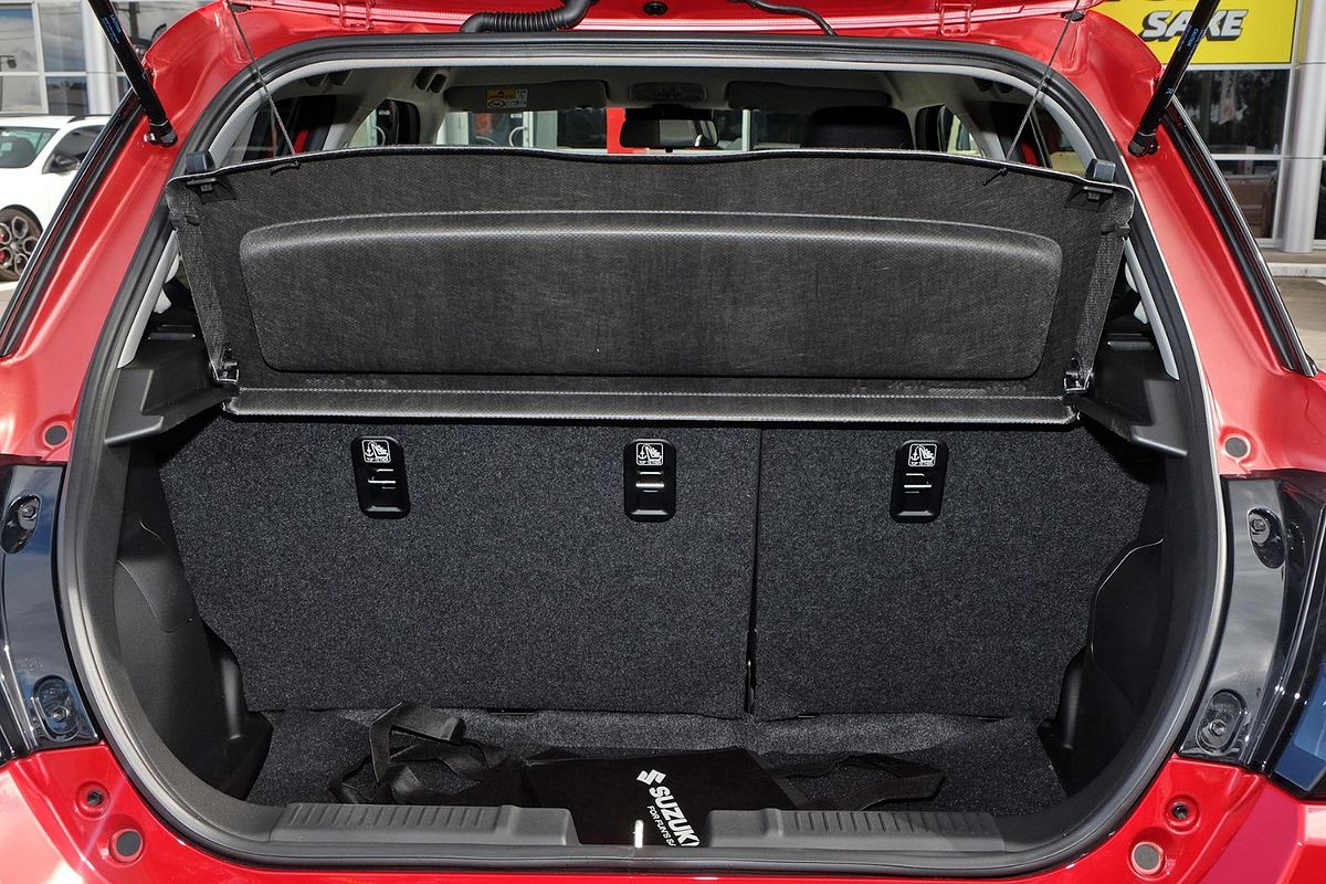 2024 Suzuki Swift Hybrid GLX UZ