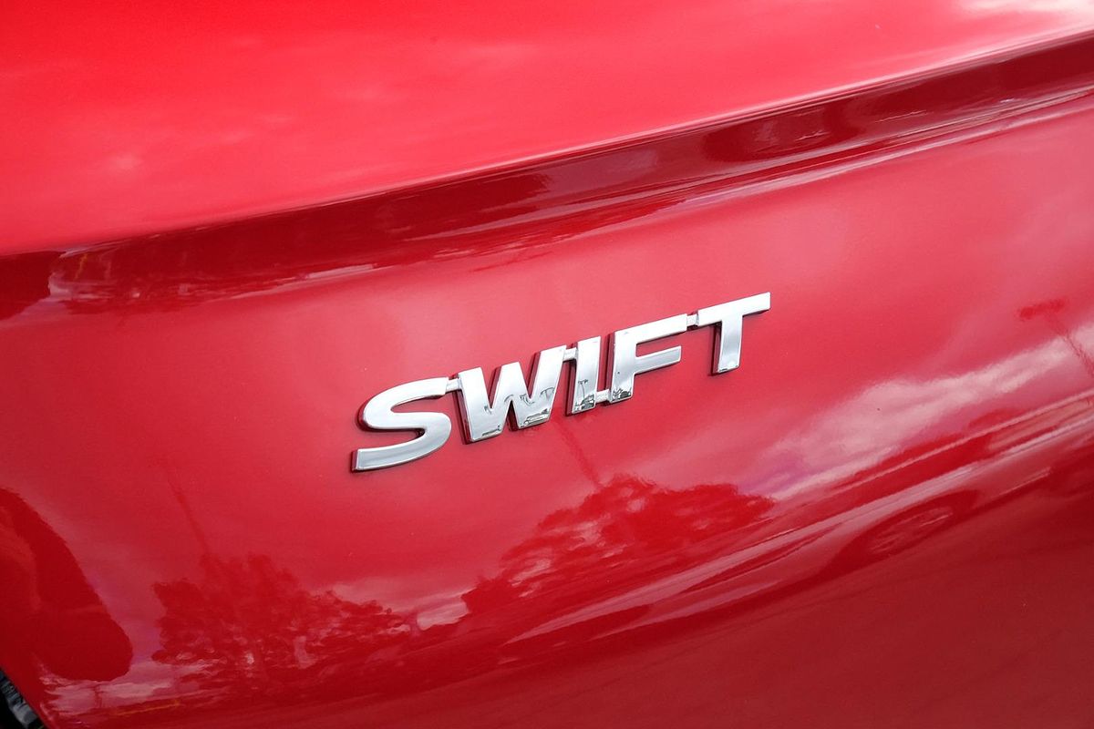 2024 Suzuki Swift Hybrid GLX UZ