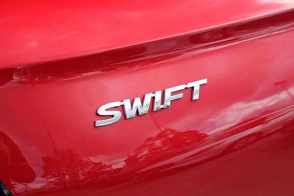 2024 Suzuki Swift Hybrid GLX UZ