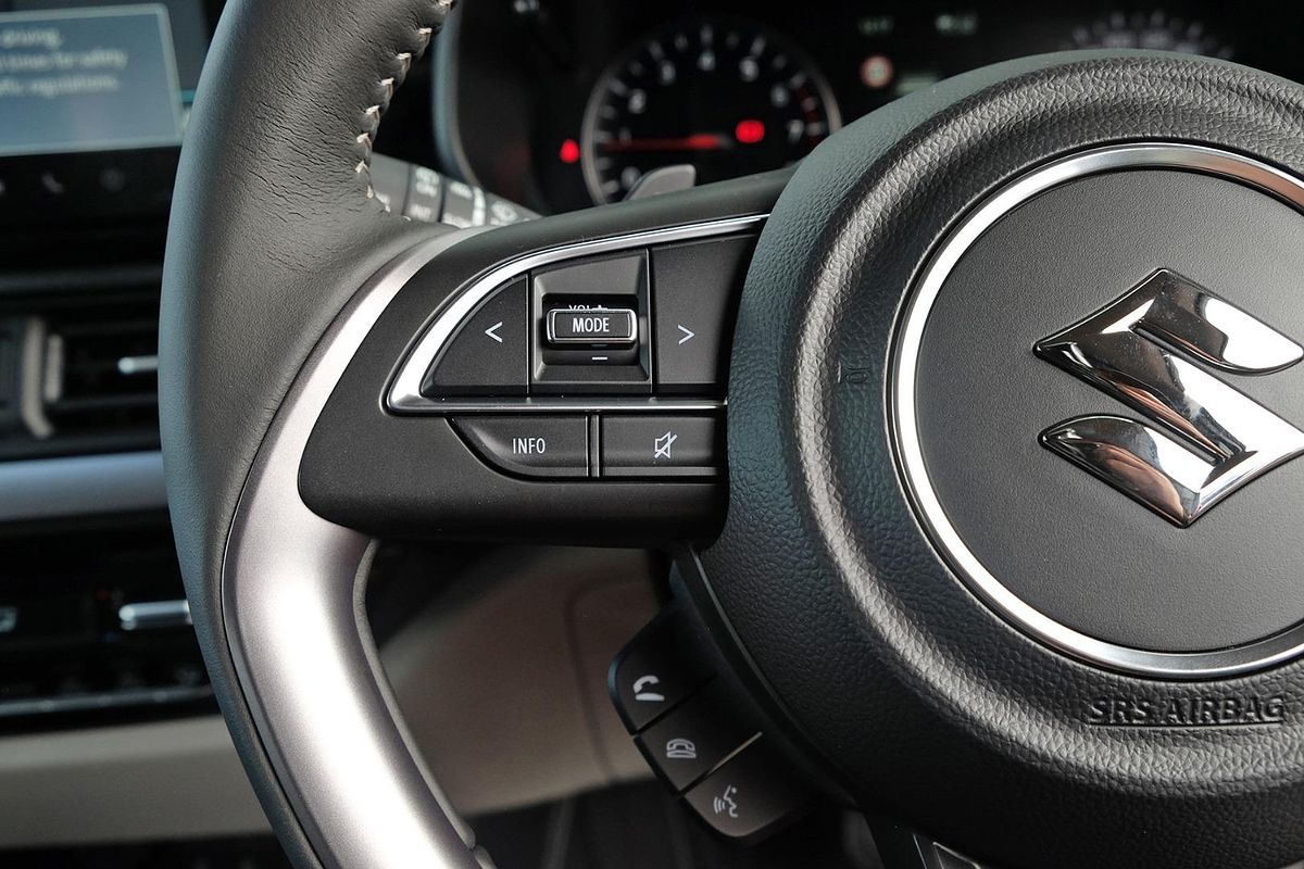 2024 Suzuki Swift Hybrid GLX UZ