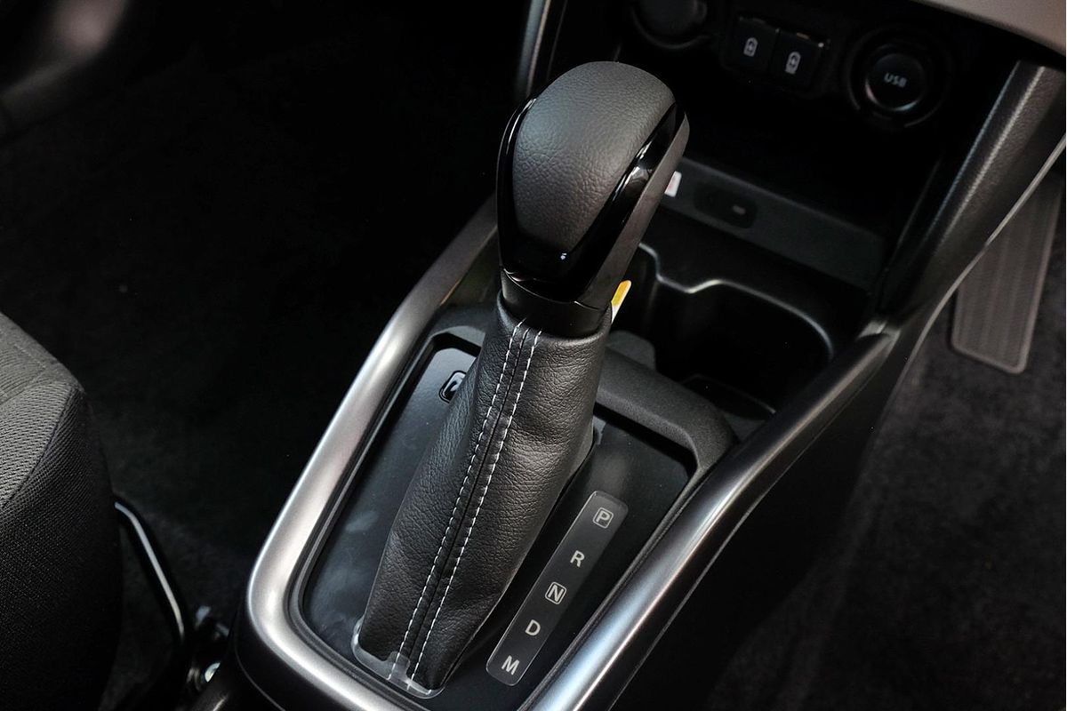 2024 Suzuki Swift Hybrid GLX UZ