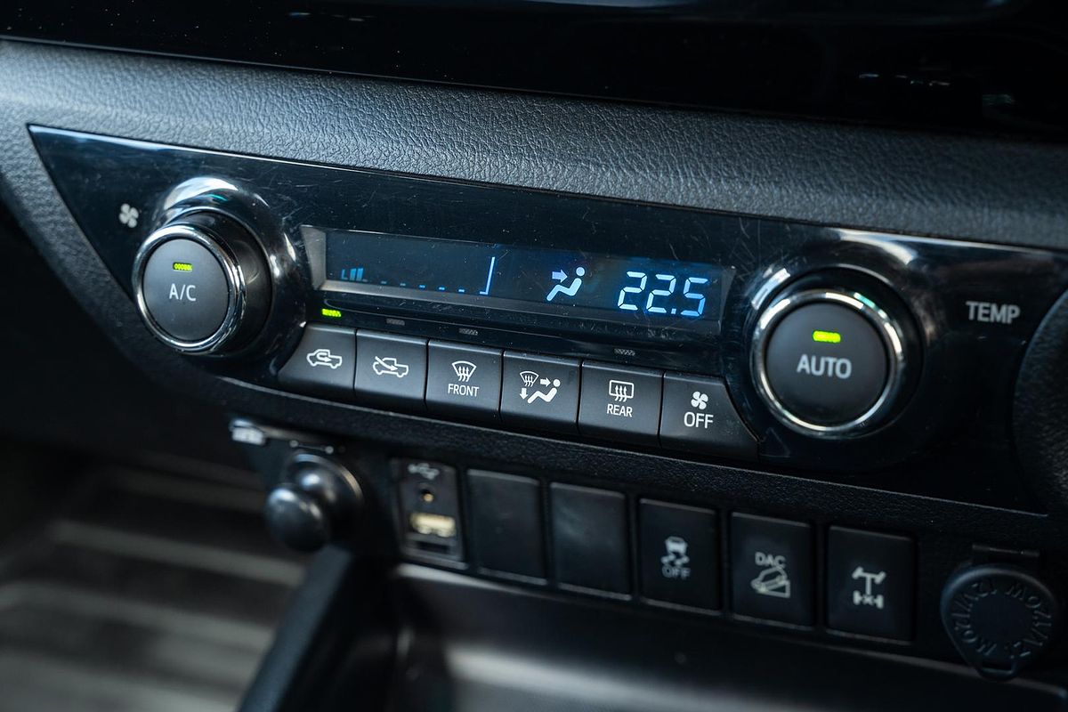 2017 Toyota Hilux SR5 GUN126R 4X4