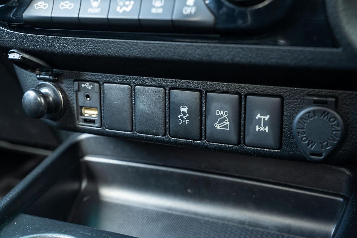 2017 Toyota Hilux SR5 GUN126R 4X4
