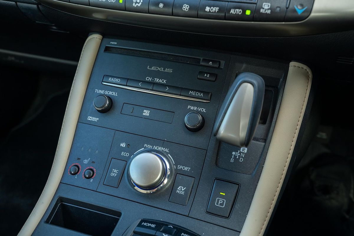 2015 Lexus CT CT200h Luxury ZWA10R