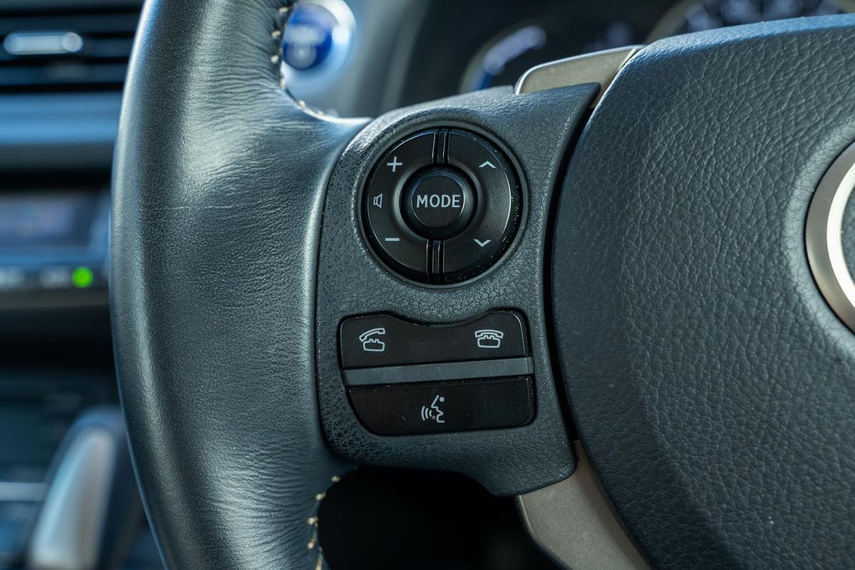 2015 Lexus CT CT200h Luxury ZWA10R