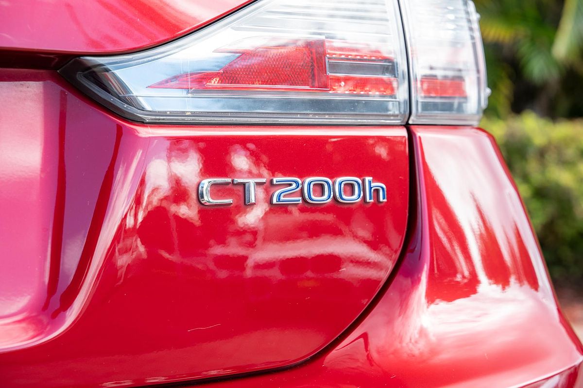 2015 Lexus CT CT200h Luxury ZWA10R