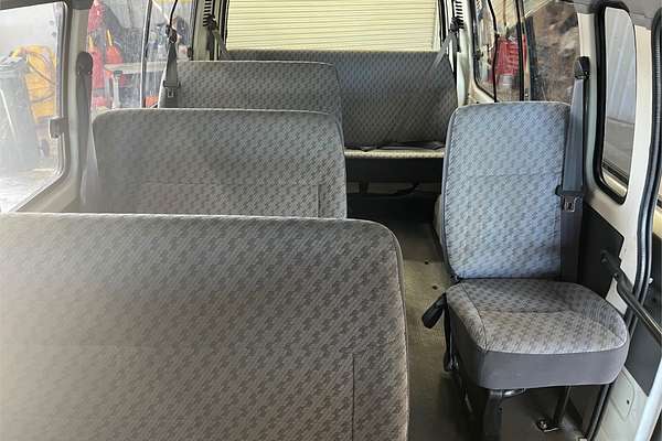 2001 Toyota Hiace Commuter LH184R