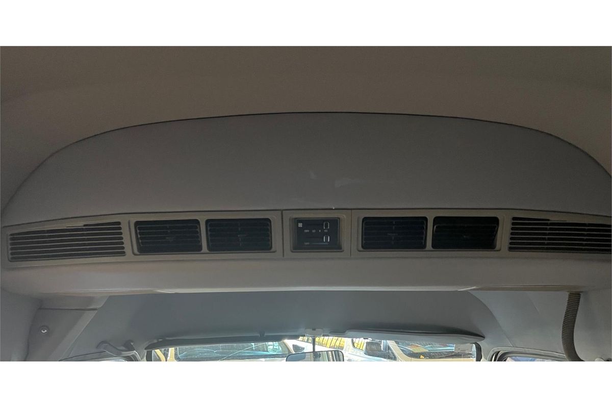 2001 Toyota Hiace Commuter LH184R