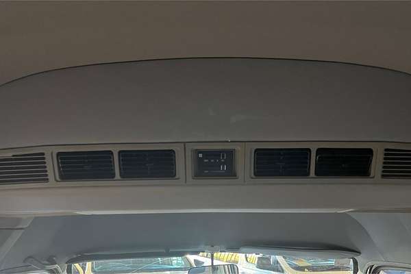 2001 Toyota Hiace Commuter LH184R