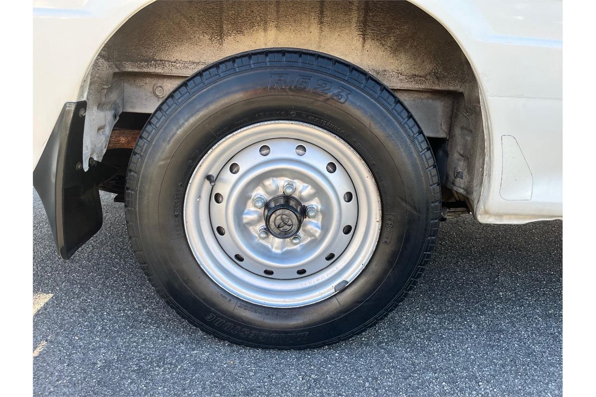 2001 Toyota Hiace Commuter LH184R