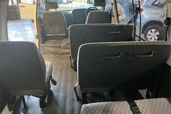 2001 Toyota Hiace Commuter LH184R