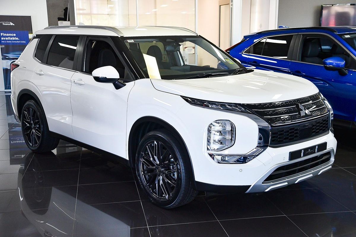 2025 Mitsubishi Outlander LS ZM